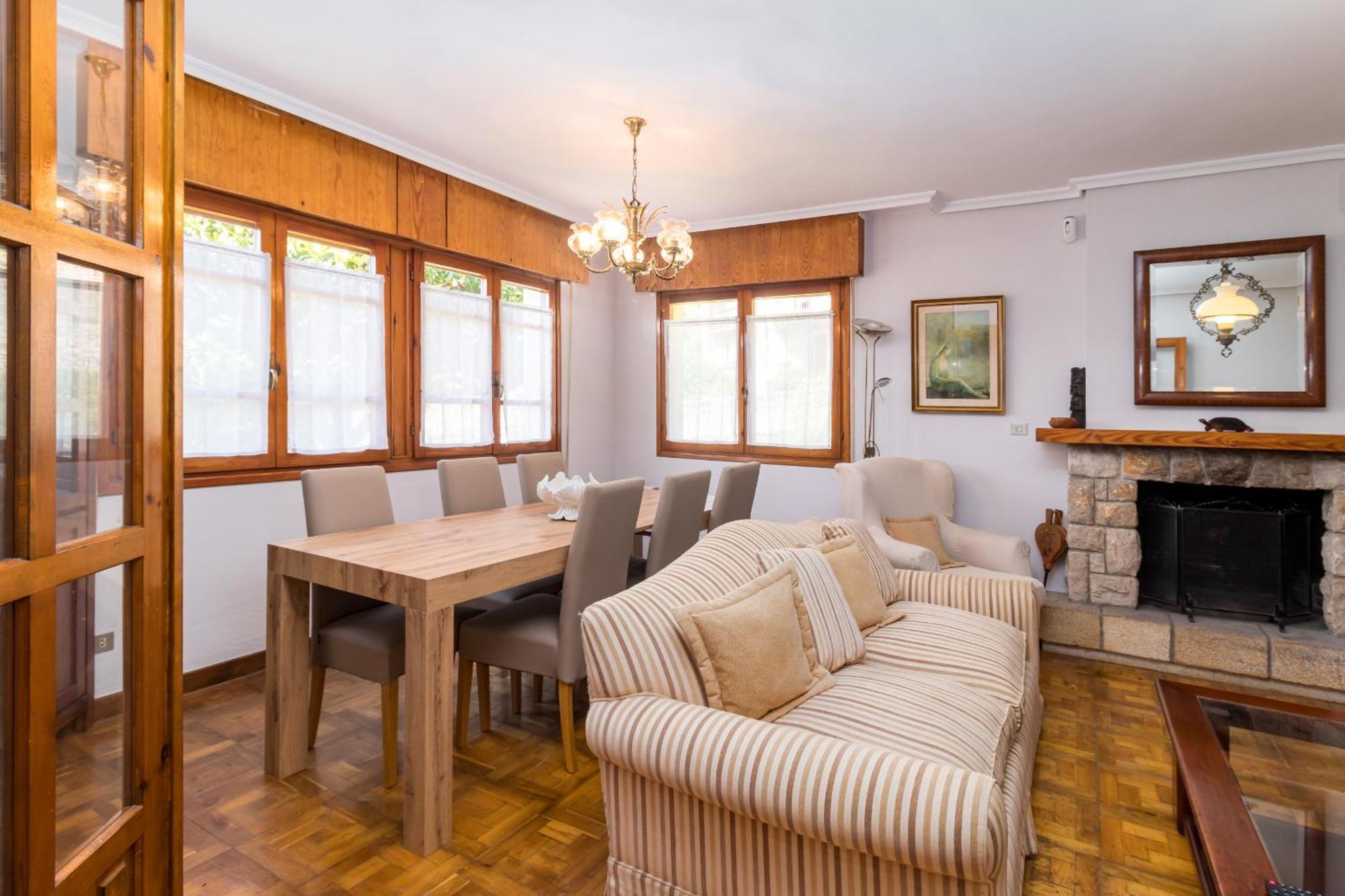 Casa Con Jardin Privado Ореня Екстериор снимка